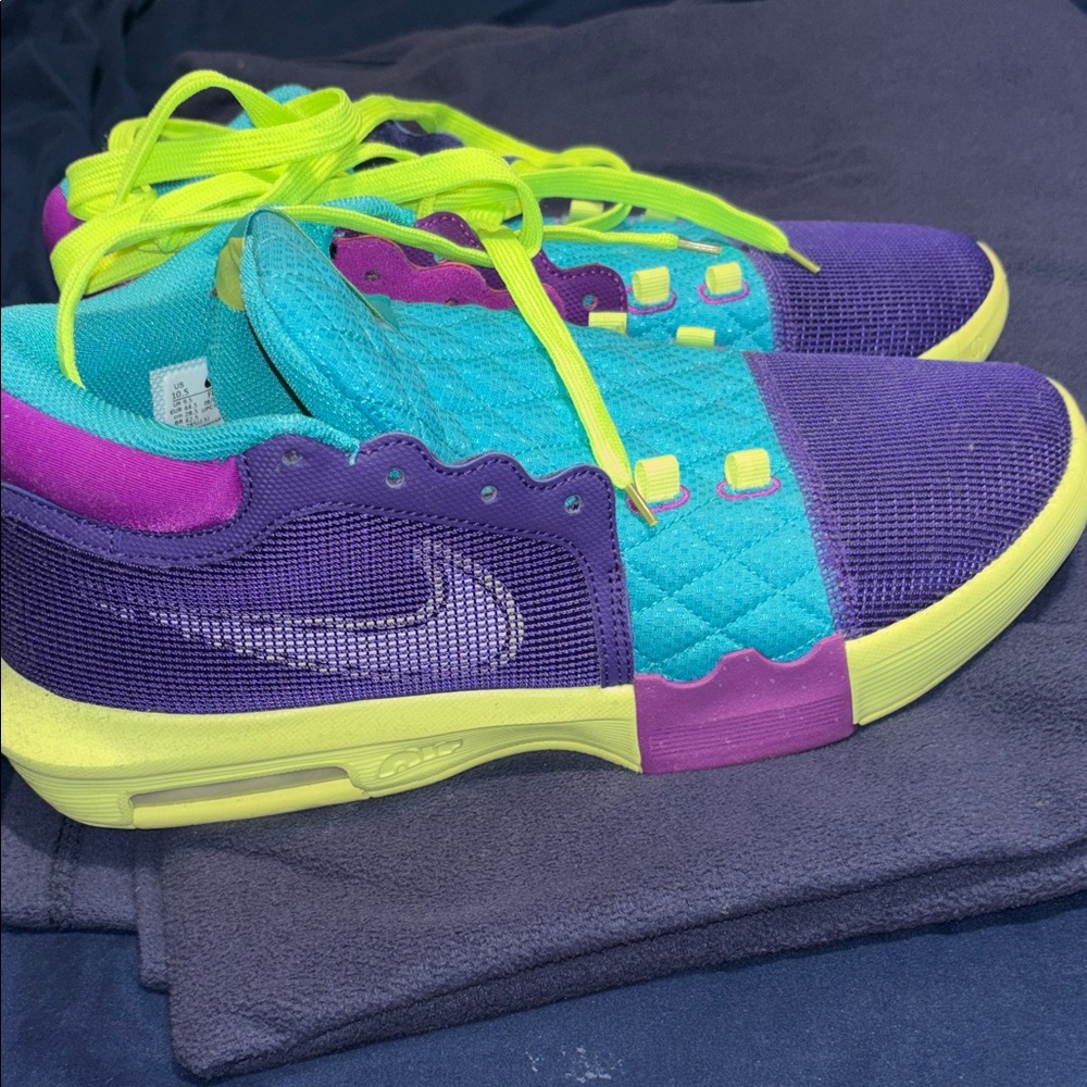 Nike Sneakers in Purple and Neon Yellow
